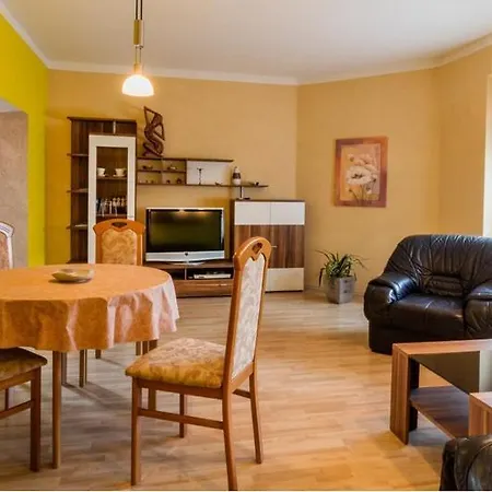 Ferienwohnung Padel Apartment *